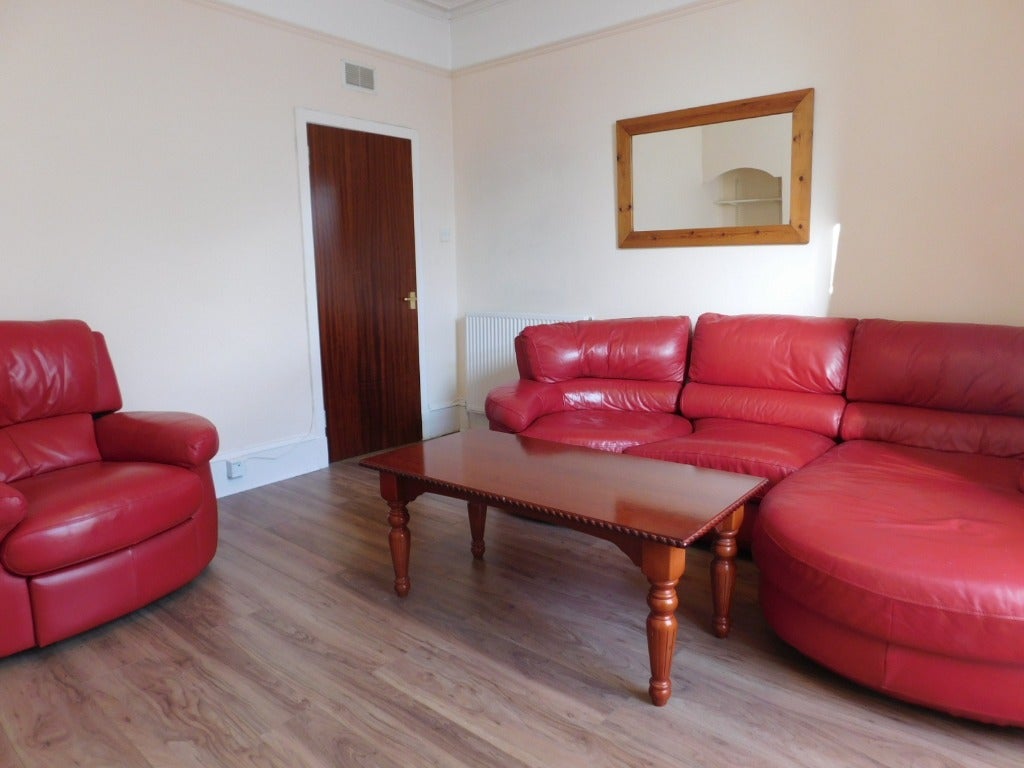 Flat Rosemount Place in Aberdeen City