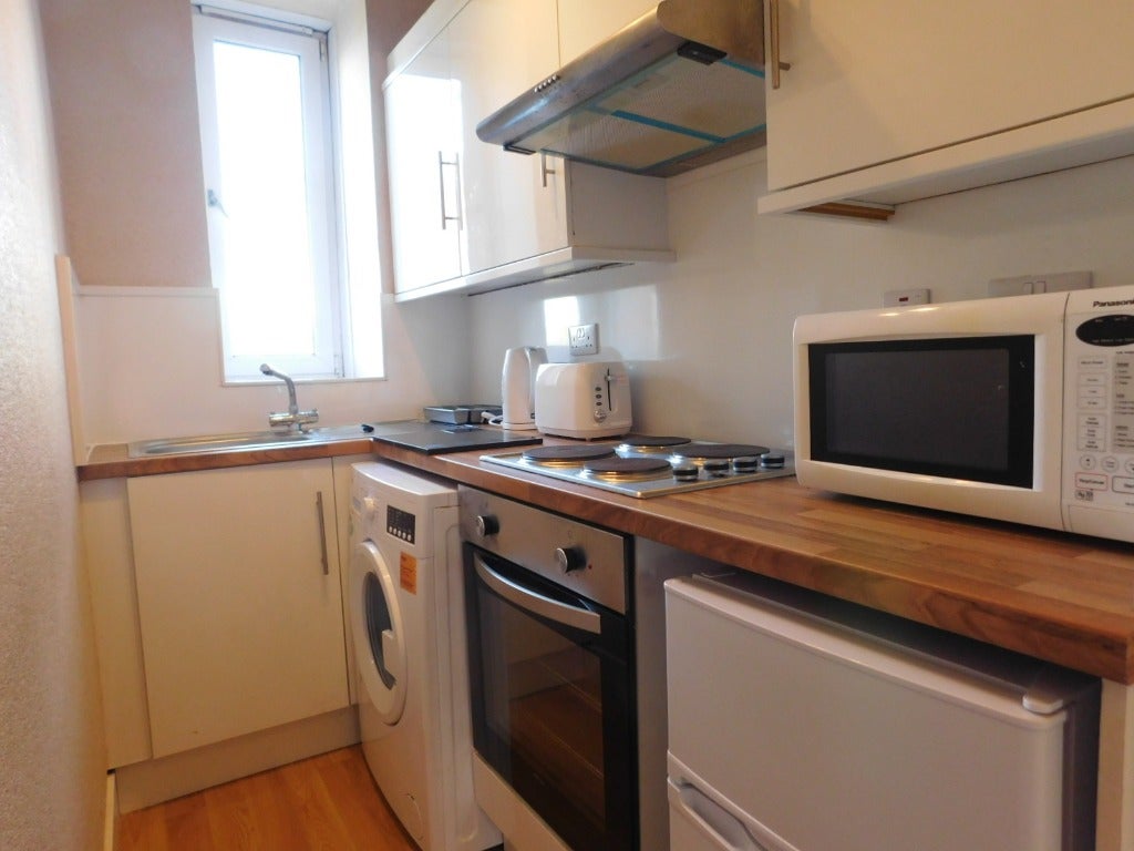 Flat Rosemount Place in Aberdeen City