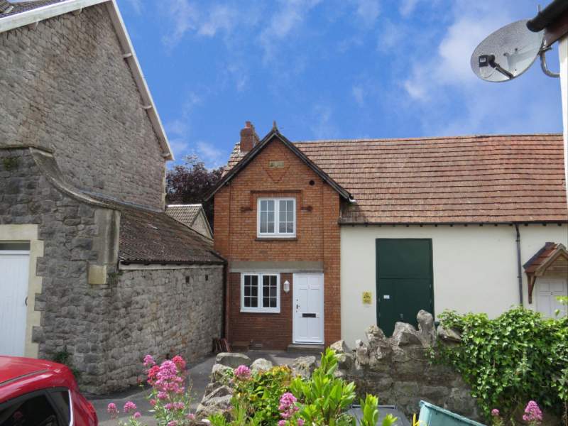 House Nippors Way in Winscombe