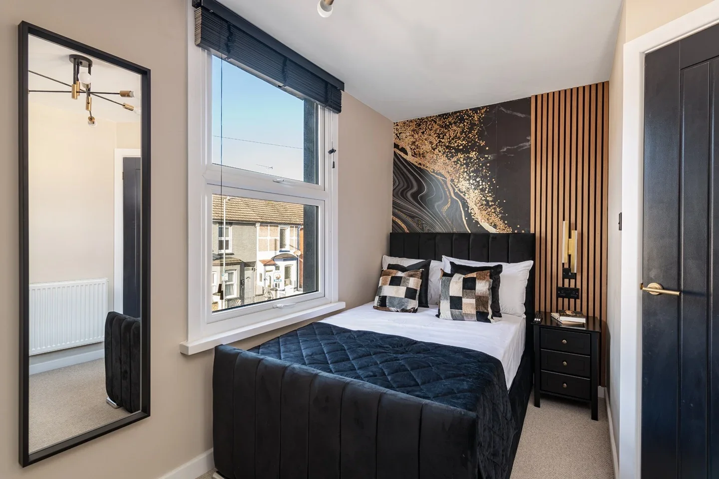 Room Cowper Road in Gillingham