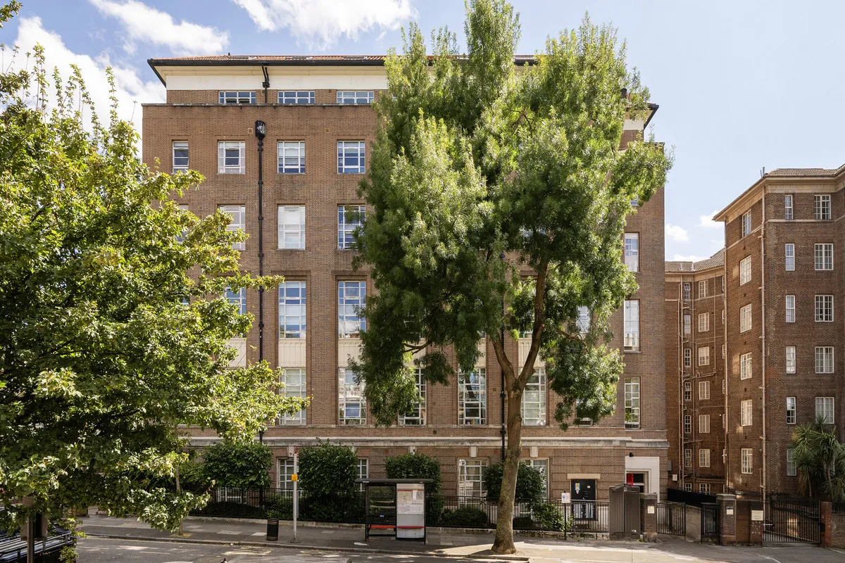 Flat Hall Road in City of Westminster