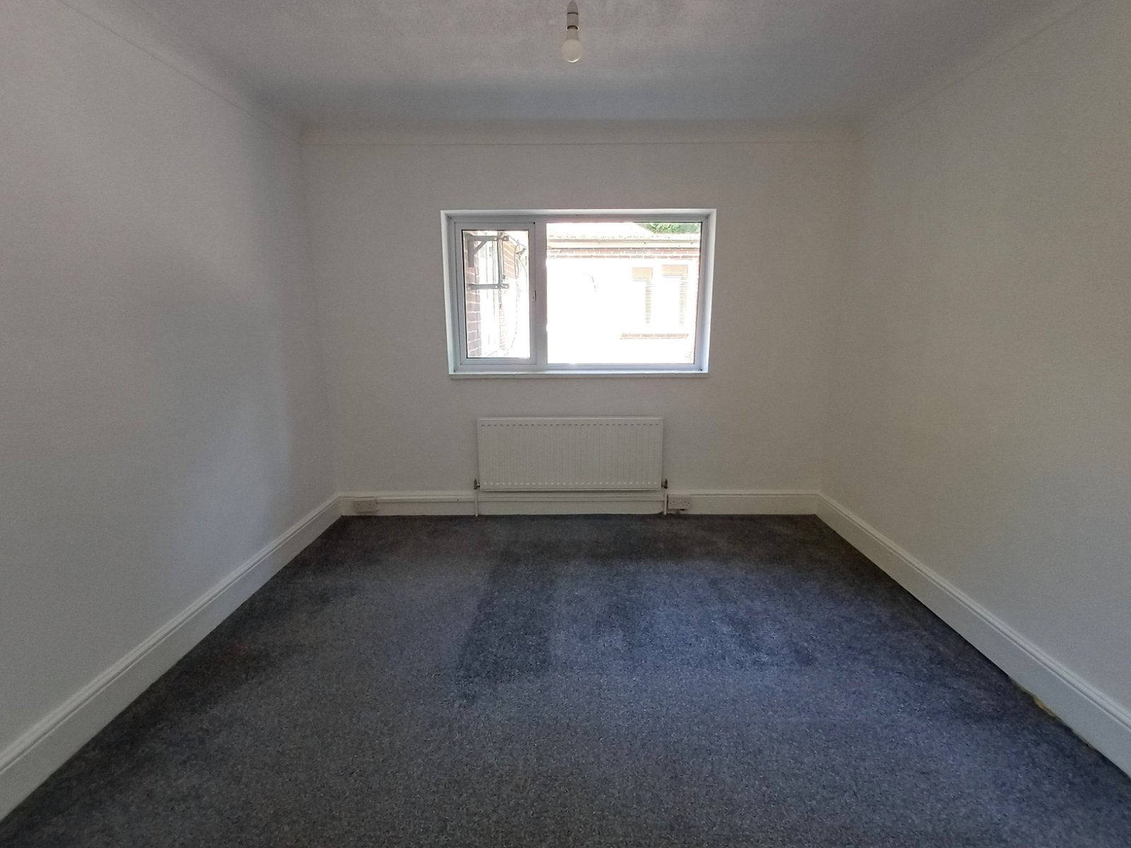 Flat Hales Drive in Canterbury