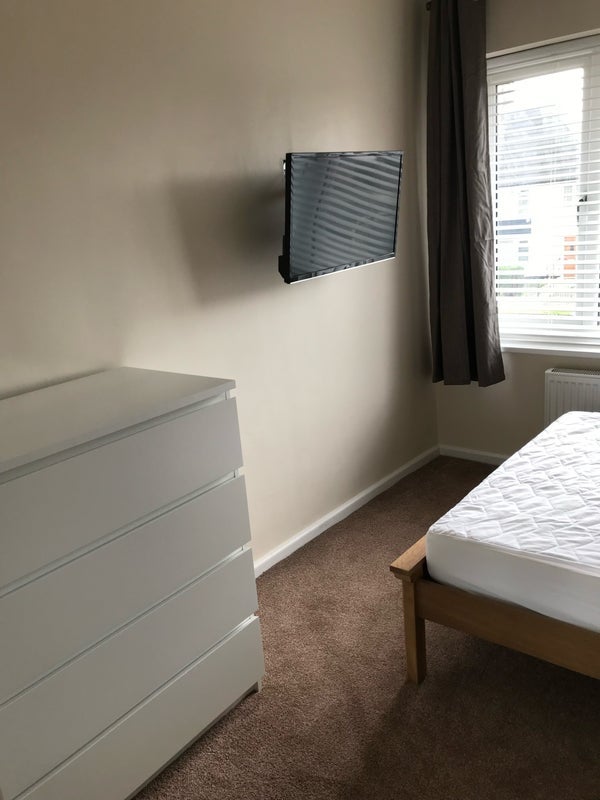 Room Bray Road in Liverpool