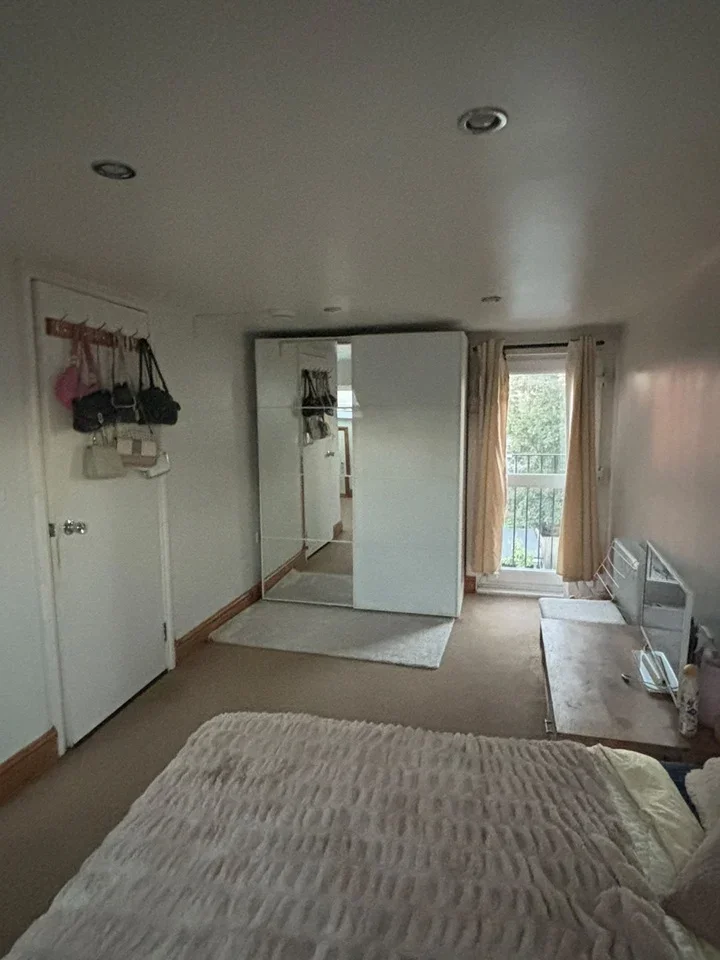 Room Macdonald Road in Greater London