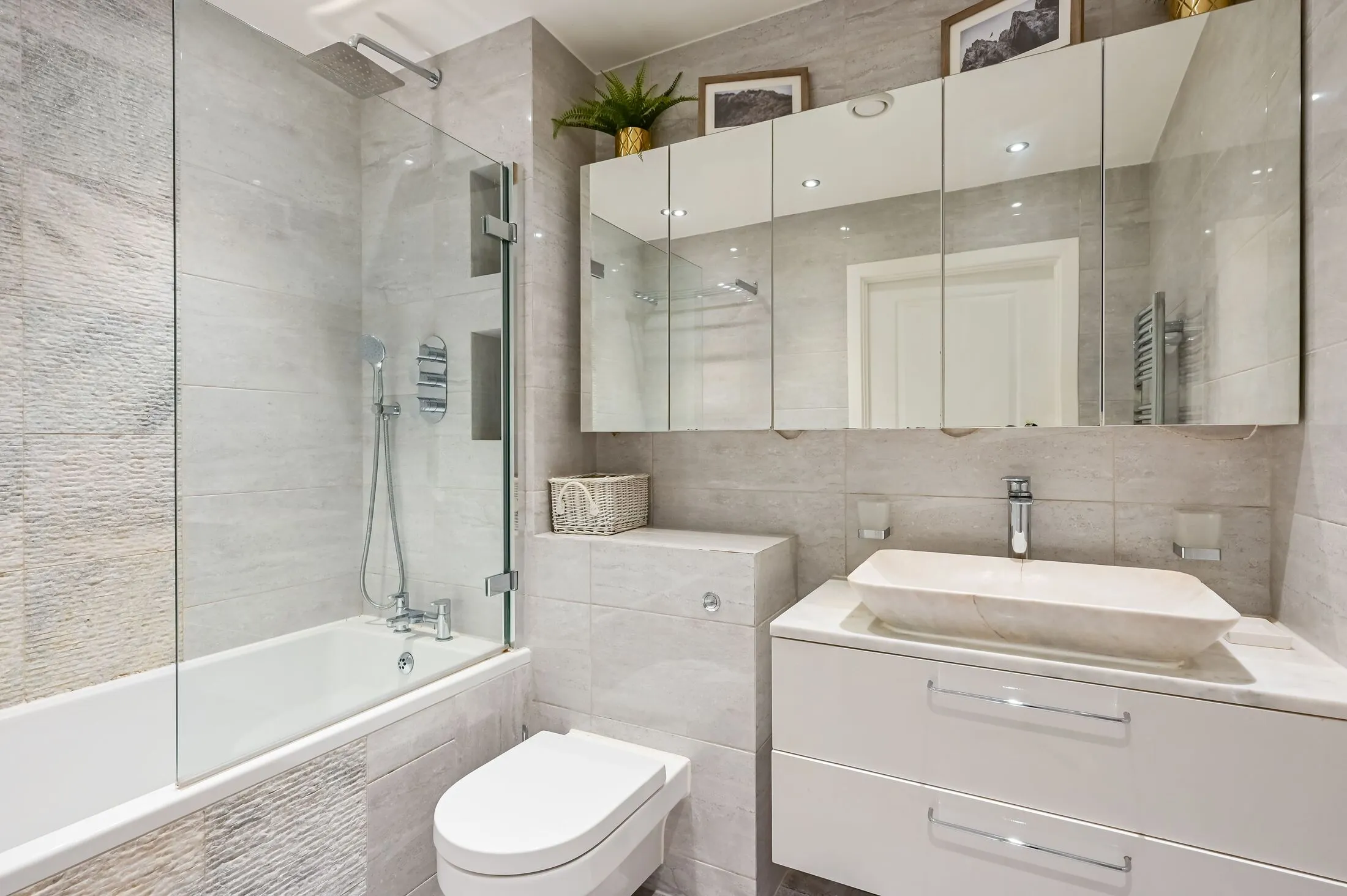 Flat Cordelia Street in Greater London