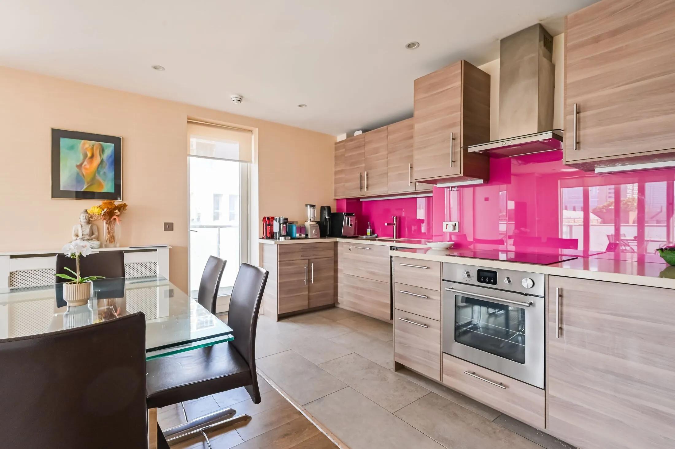 Flat Cordelia Street in Greater London