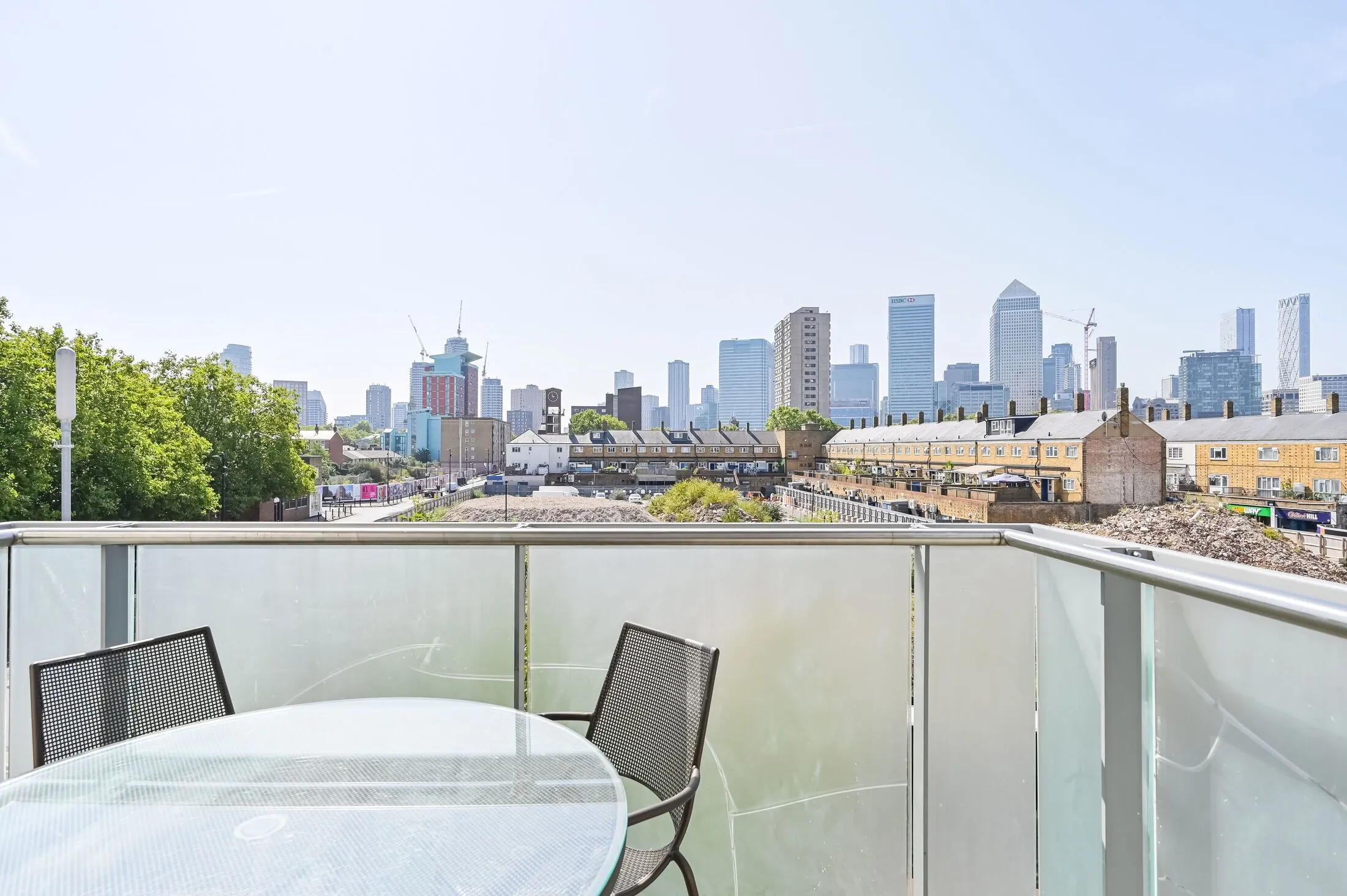 Flat Cordelia Street in Greater London