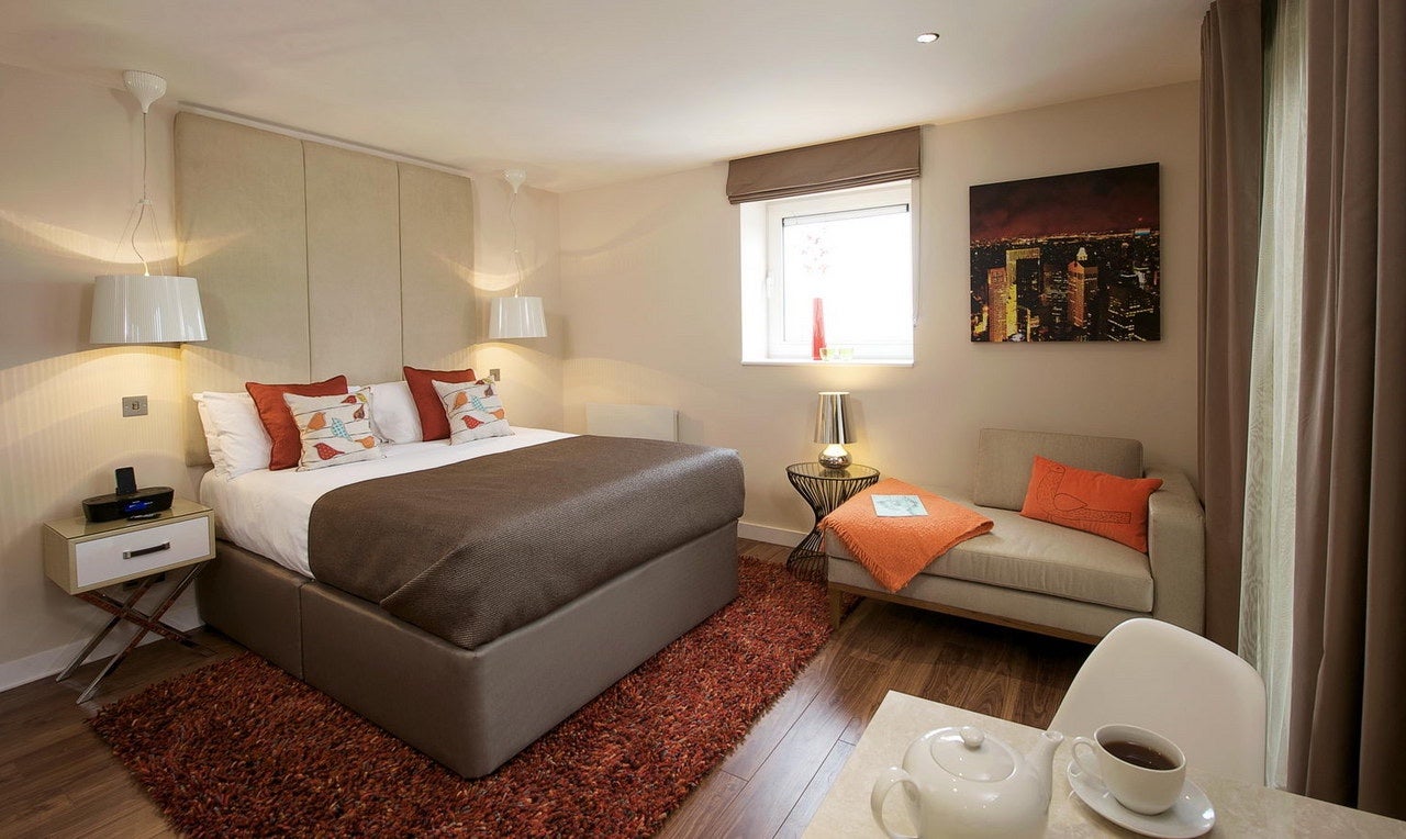 Room Newport Avenue in Greater London