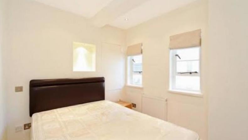 Flat Sloane Avenue in Greater London