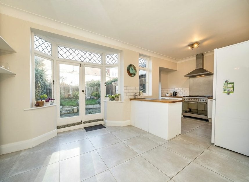 Flat Maclean Road in Greater London