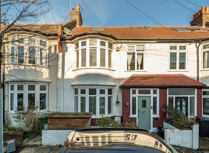 Flat Maclean Road in Greater London