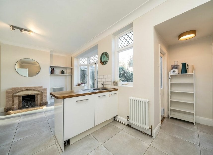 Flat Maclean Road in Greater London