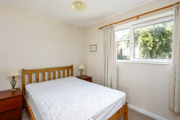 Flat Falcon Court in City of Edinburgh