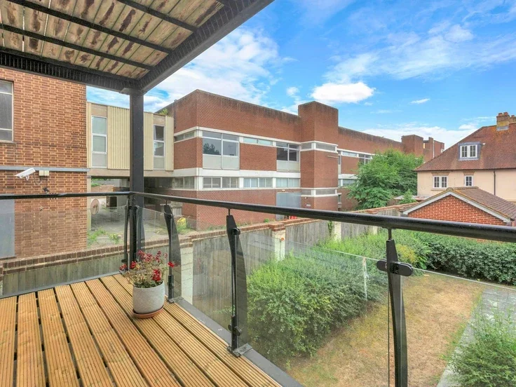 Flat Ersham Road in Canterbury