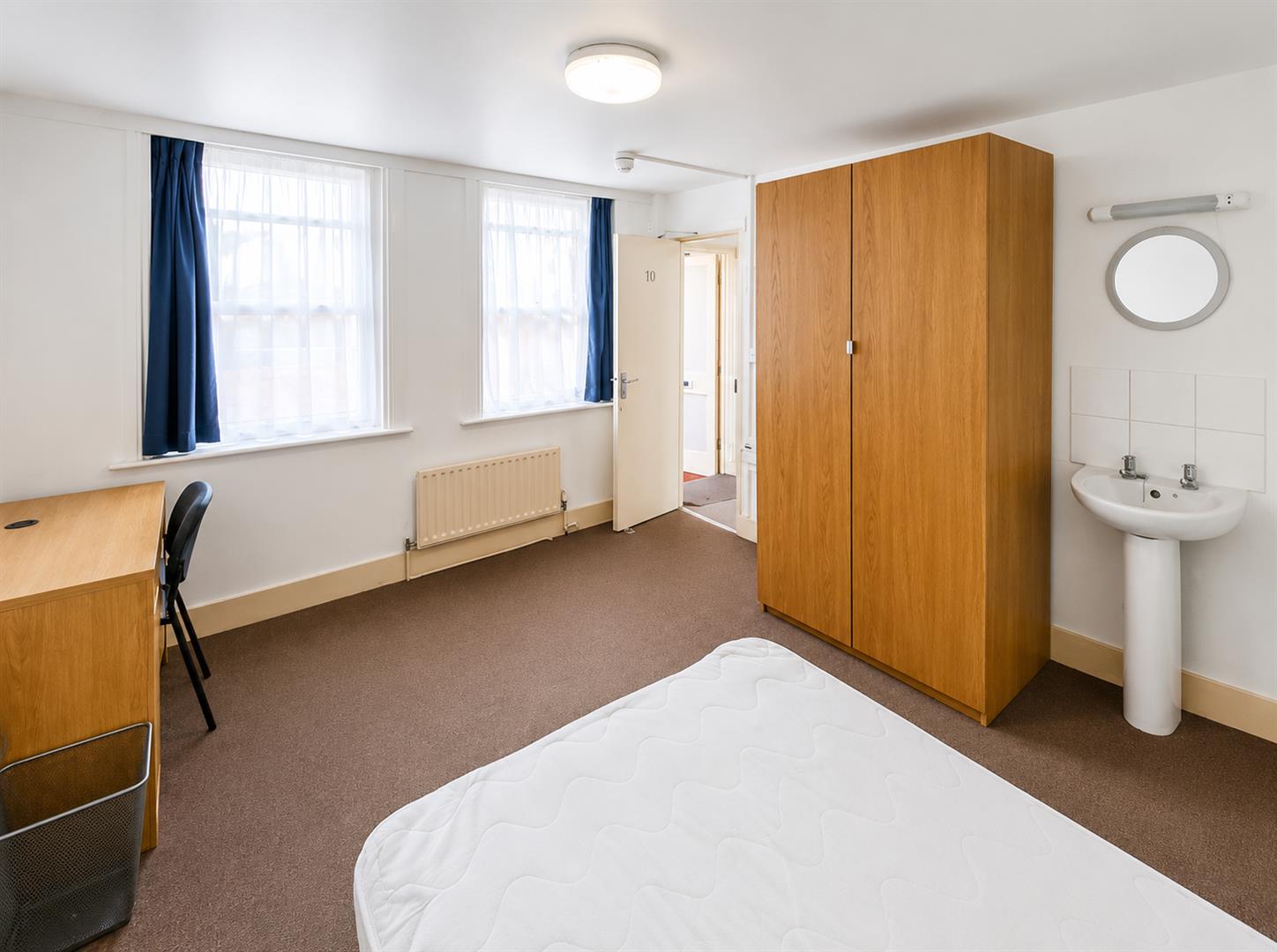 Room Bedford Square in Brighton