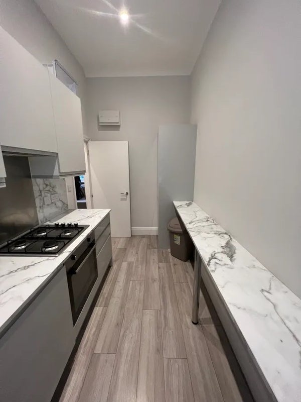Flat Plympton Road in Greater London