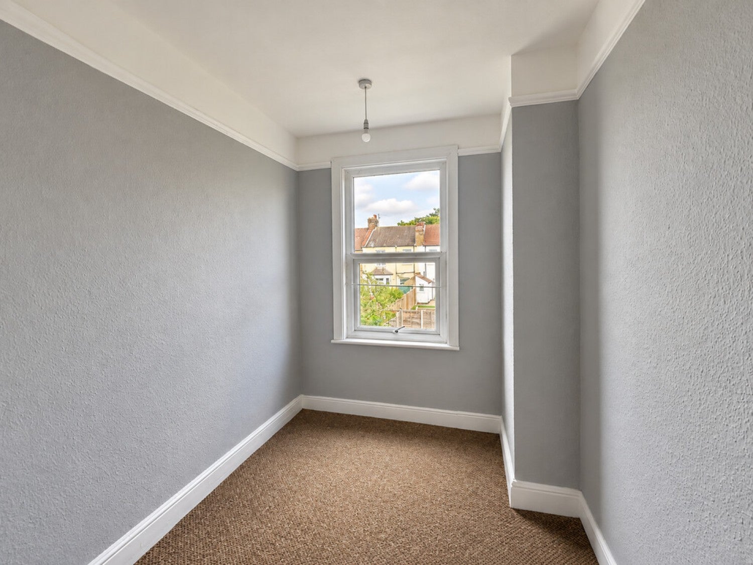 Flat Inverness Avenue in Southend-on-Sea