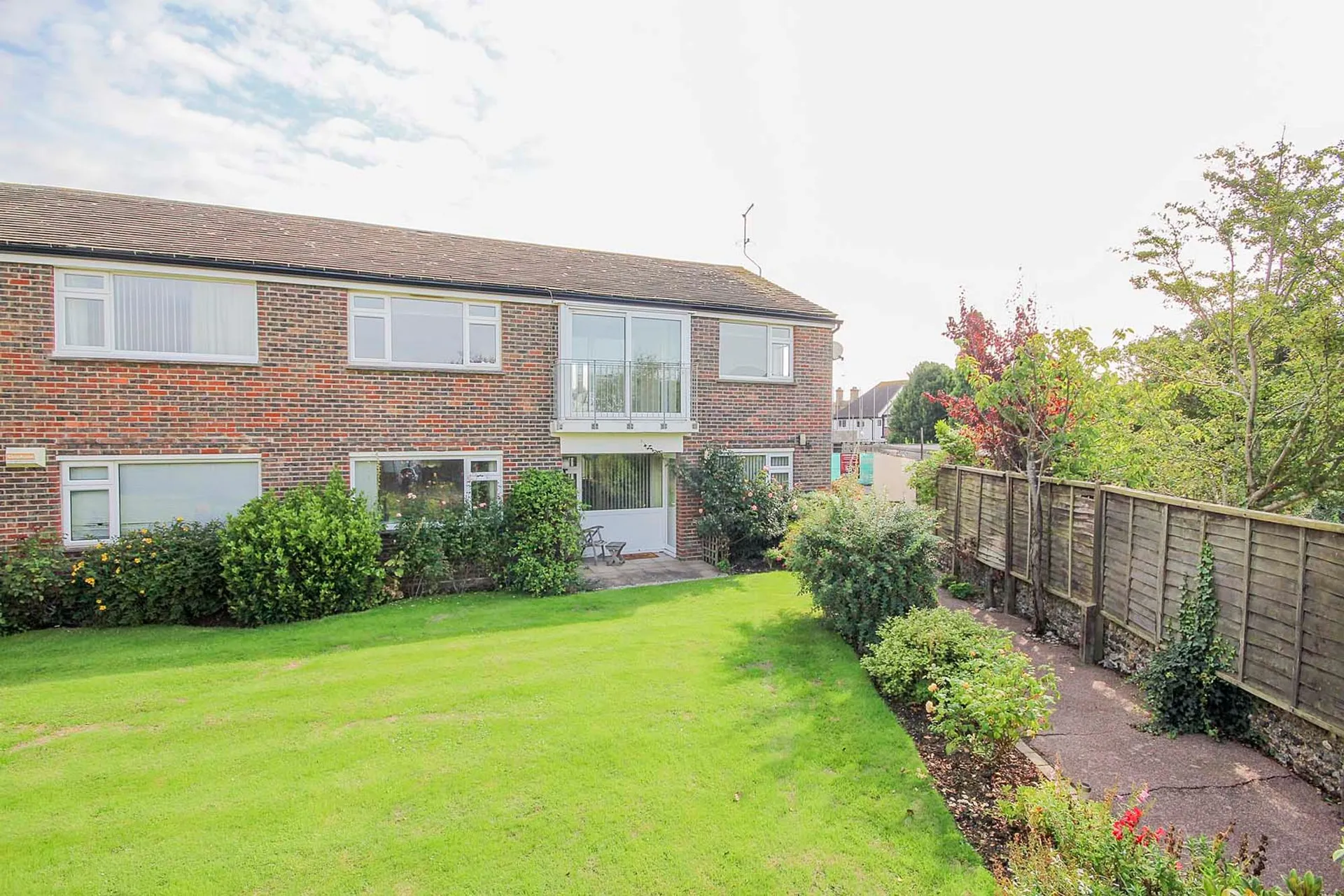 Flat Seaview Road in Arun