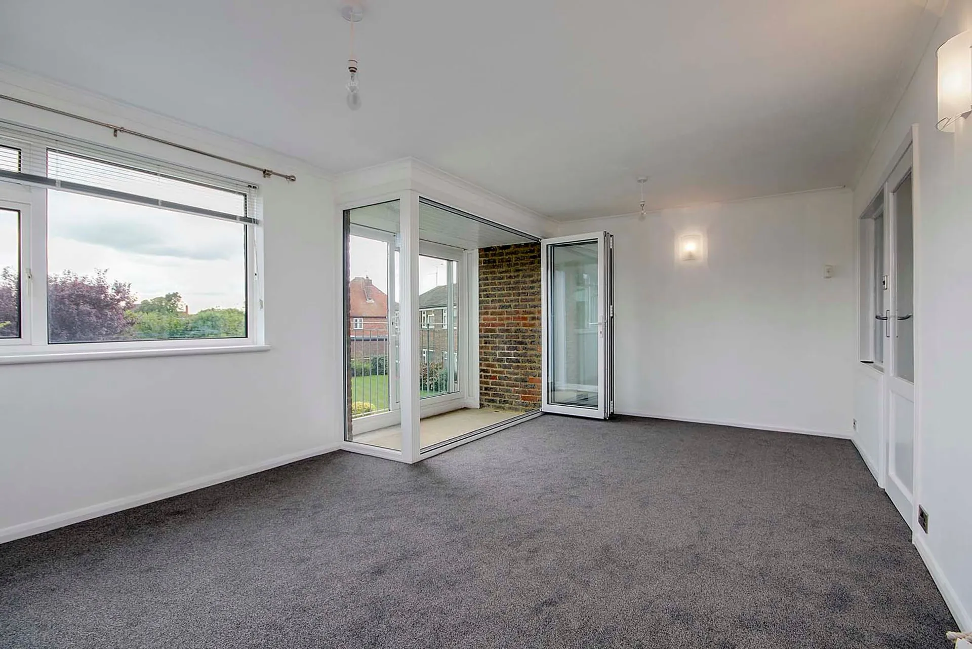 Flat Seaview Road in Arun