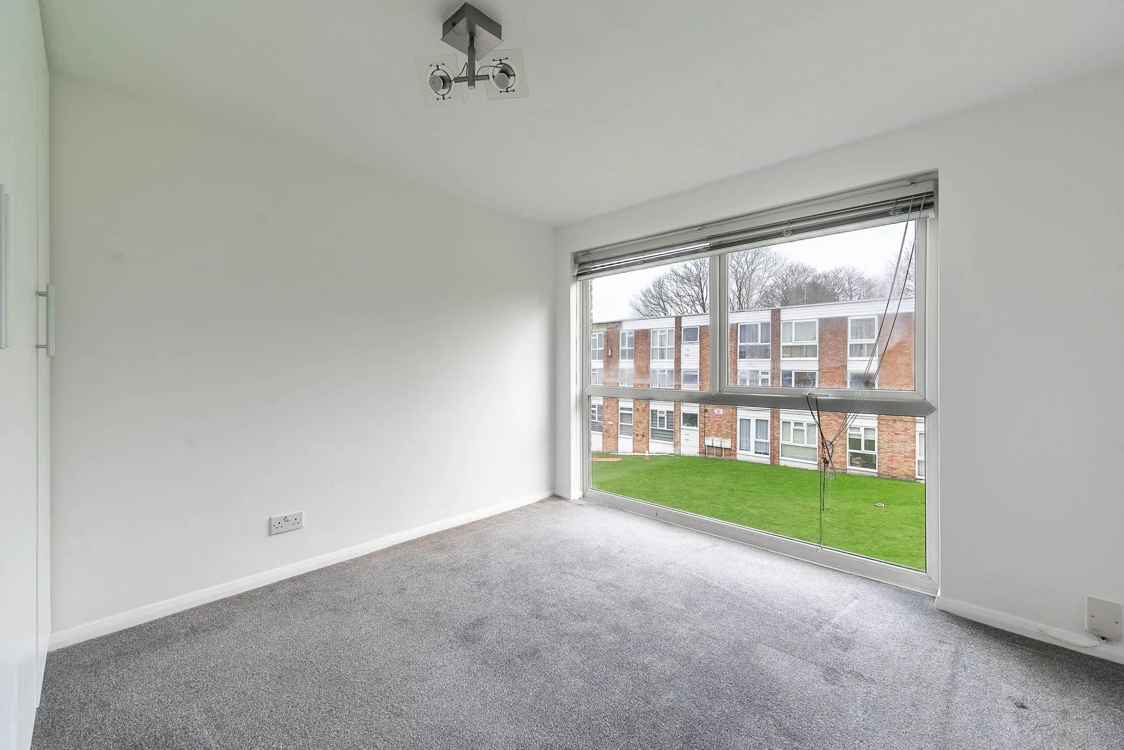 Flat Fair Close in Hertsmere