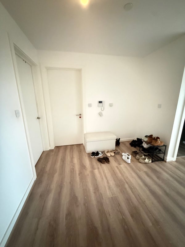 Room High Road Wembley in Greater London