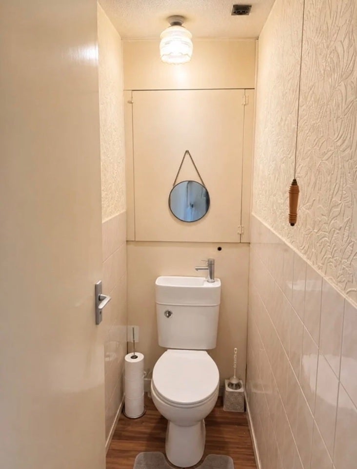 Room Mayfield Close in London