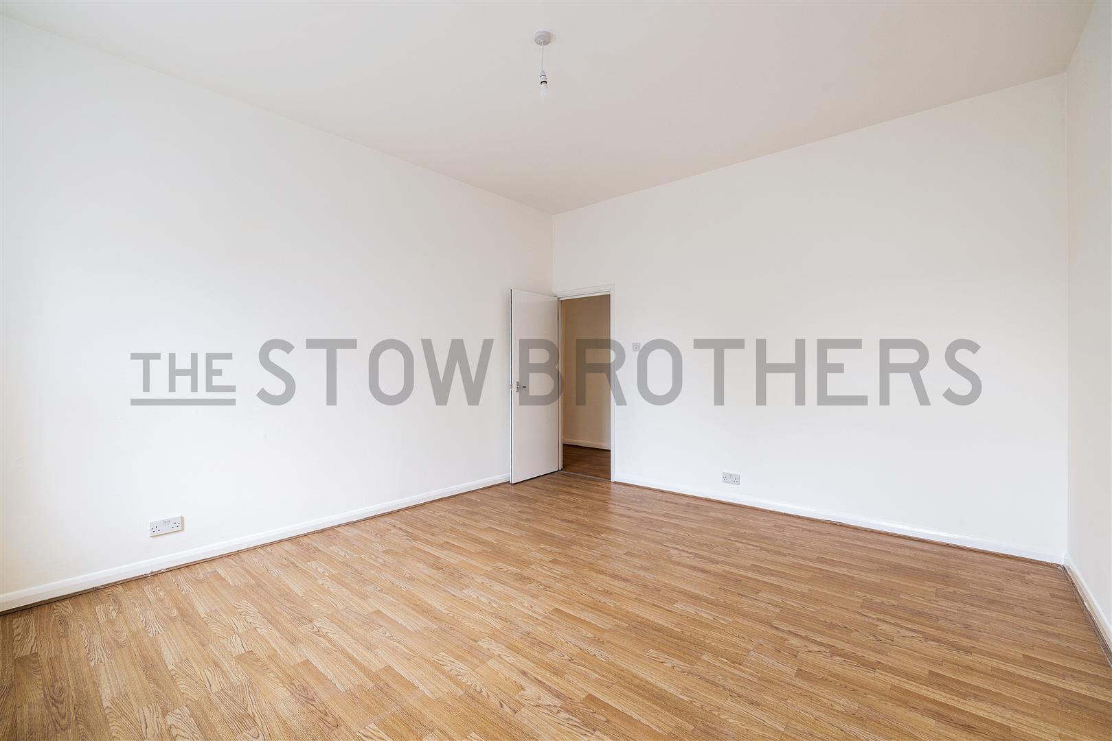 Flat Kingsland Road in Greater London