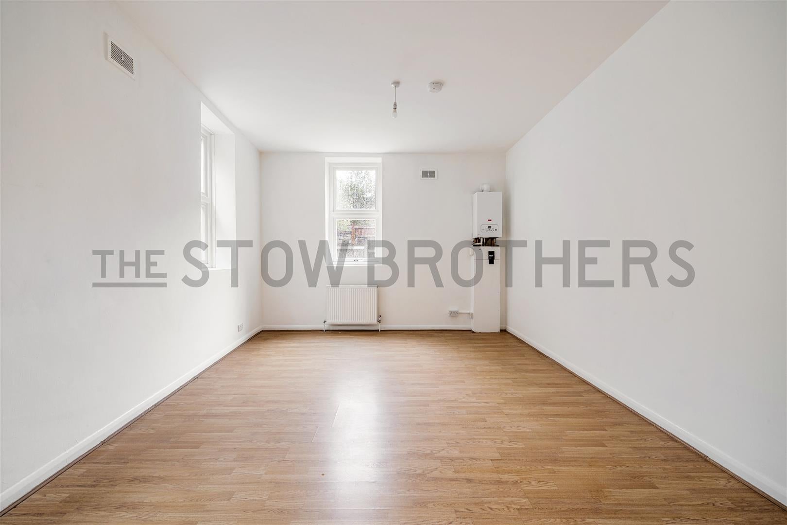 Flat Kingsland Road in Greater London