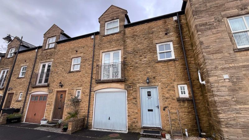 House Brocks Mount in Stoke sub Hamdon
