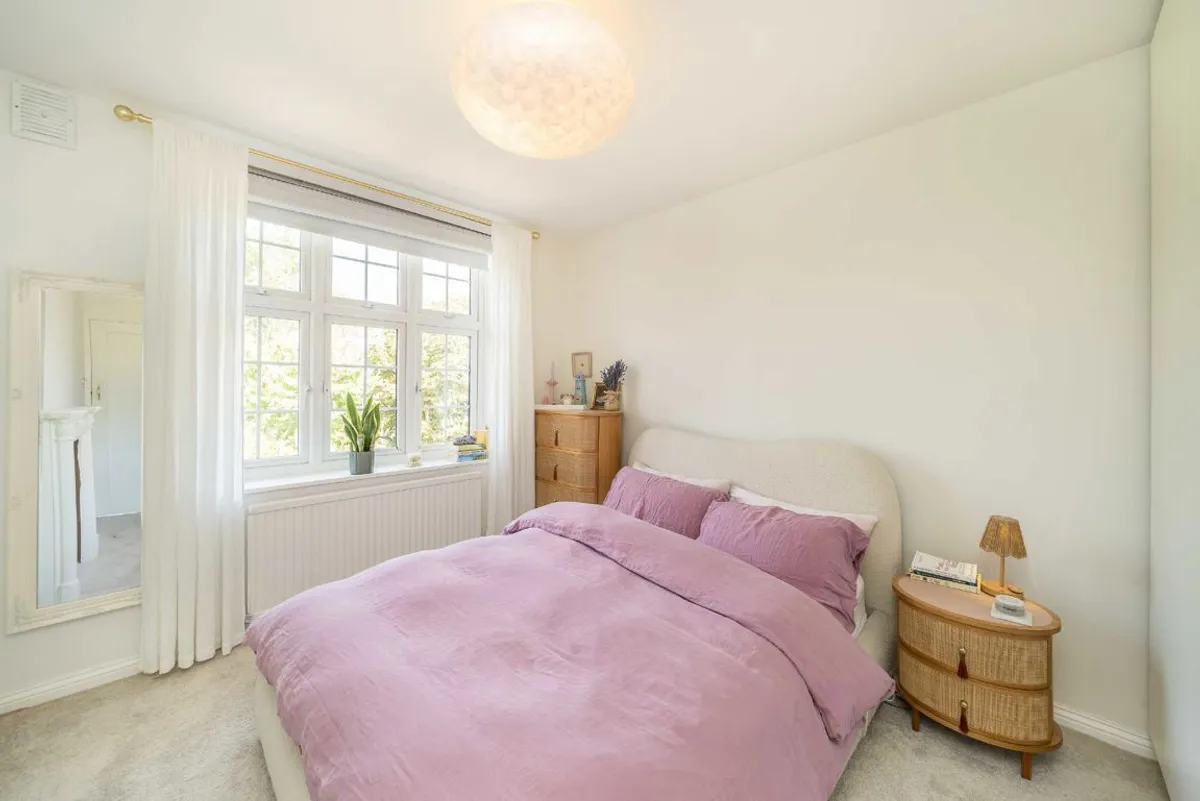 Flat Adare Walk in Greater London