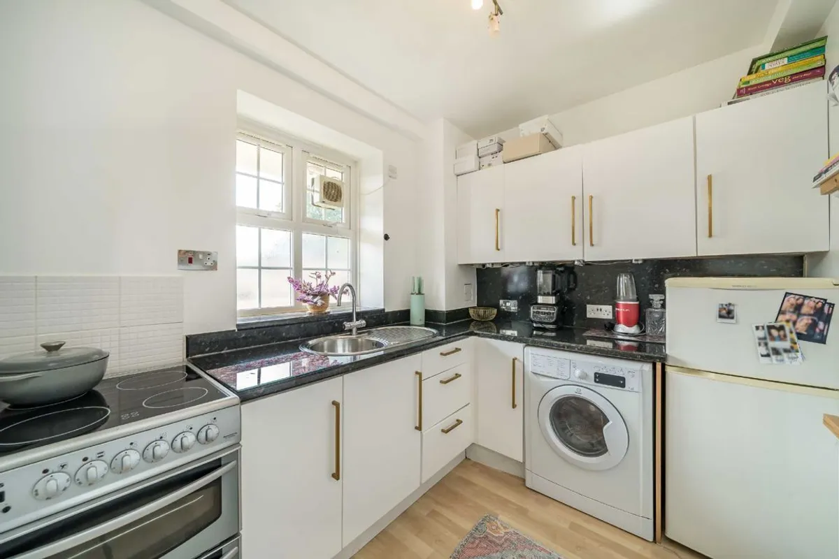 Flat Adare Walk in Greater London