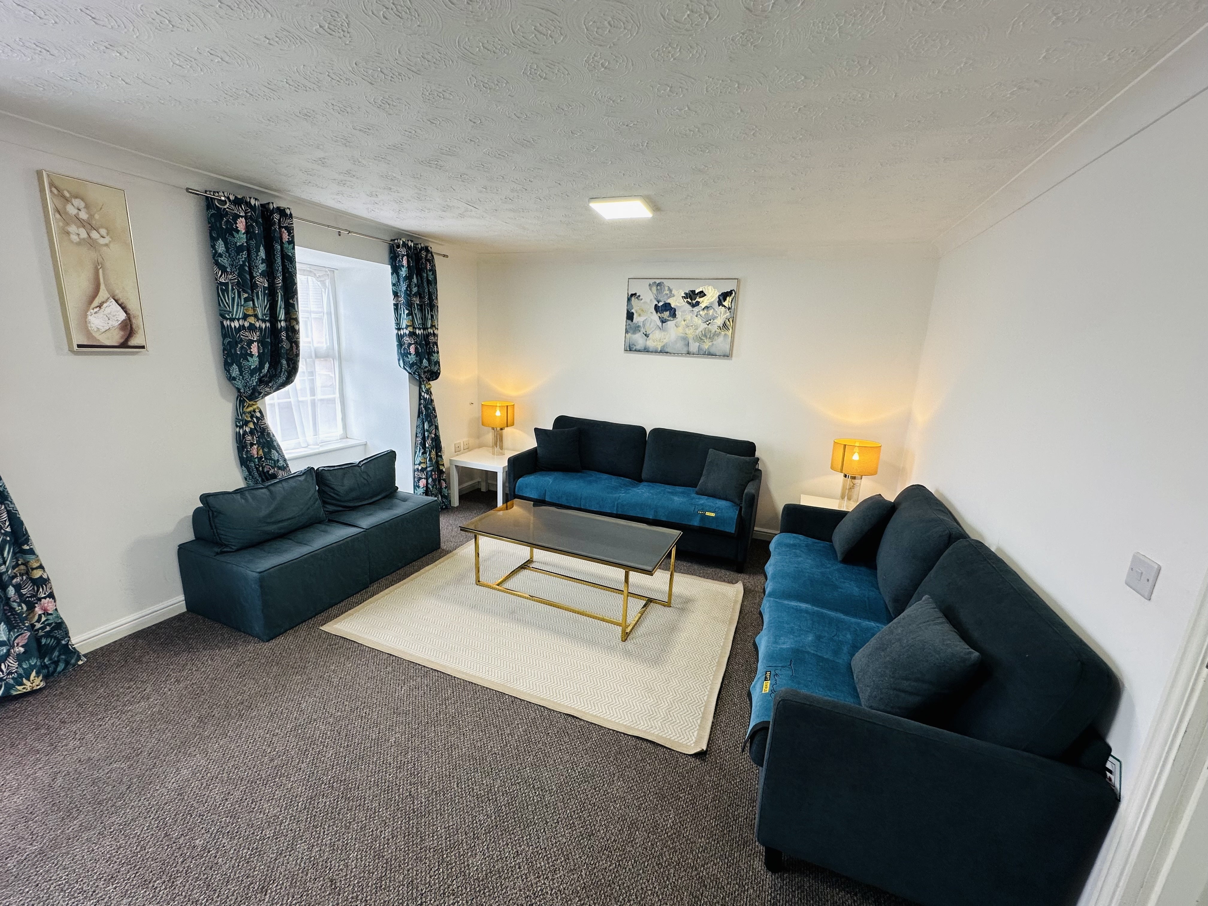 House Bullrushes Close in Stoke-on-Trent