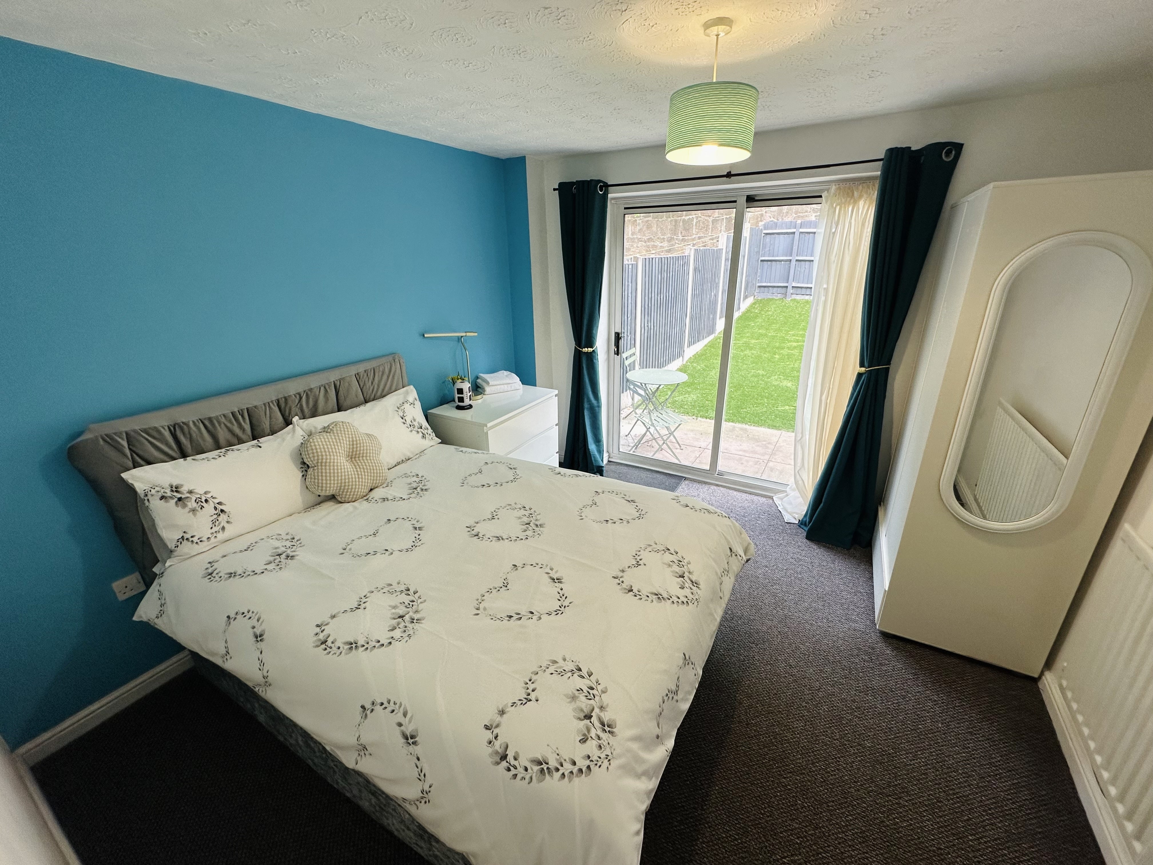 House Bullrushes Close in Stoke-on-Trent