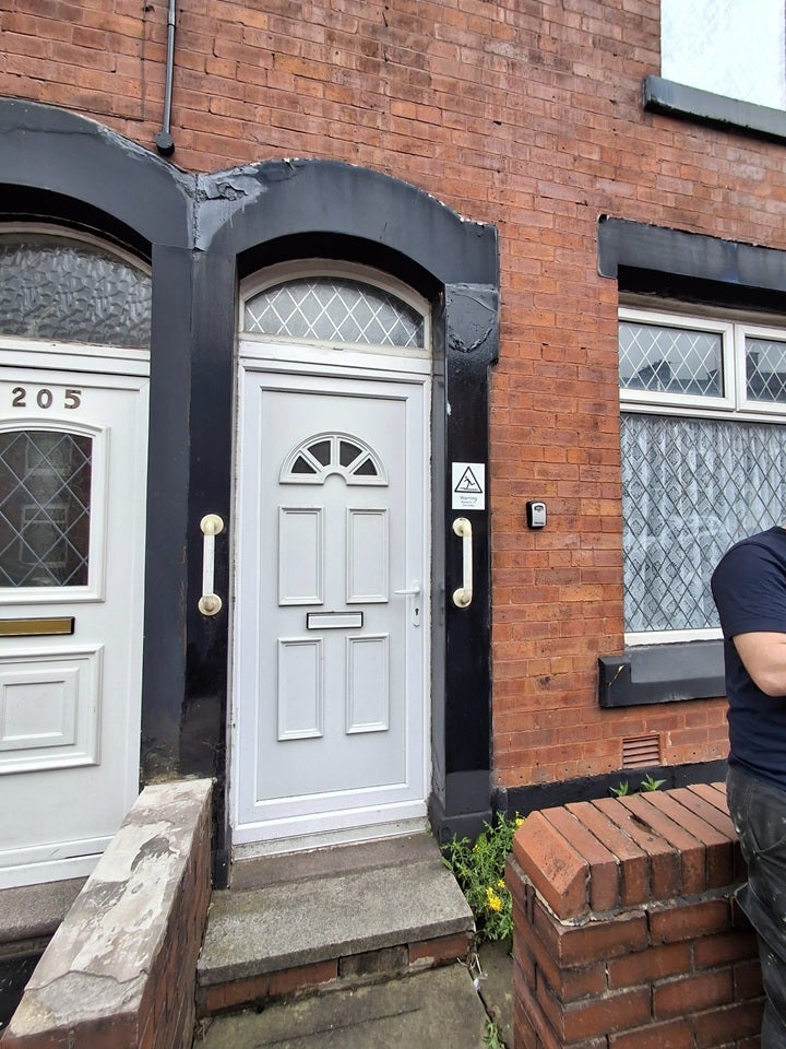 House Horsedge Street in Royton