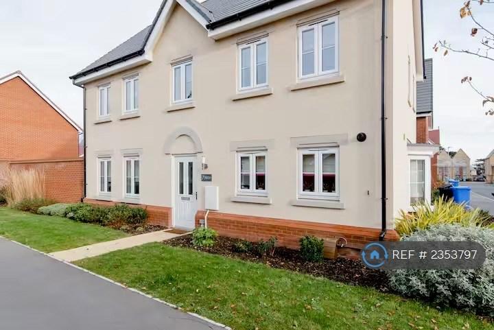 House Redwald Crescent in Ipswich