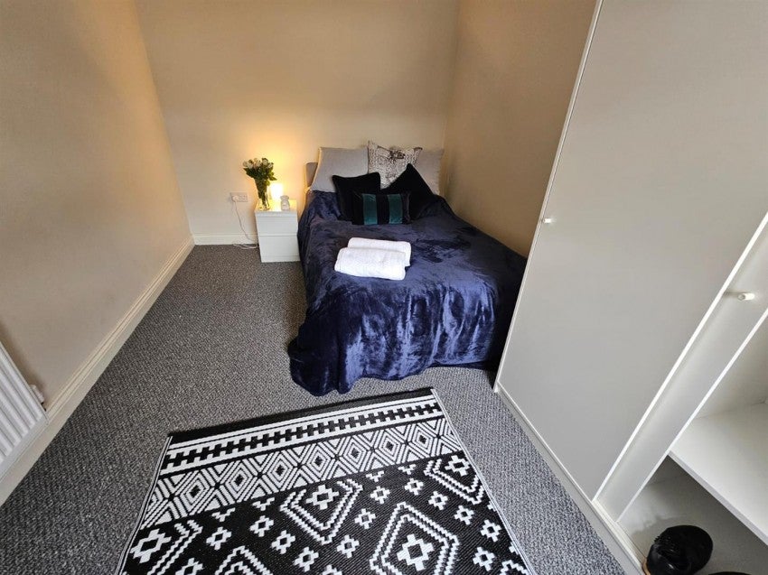 Room Mersey Road in Widnes