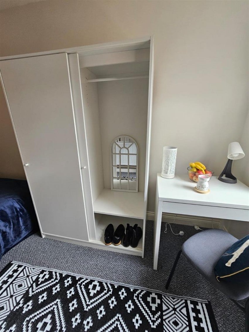 Room Mersey Road in Widnes