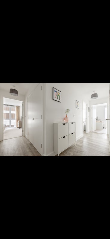 Flat Beck Square in Greater London