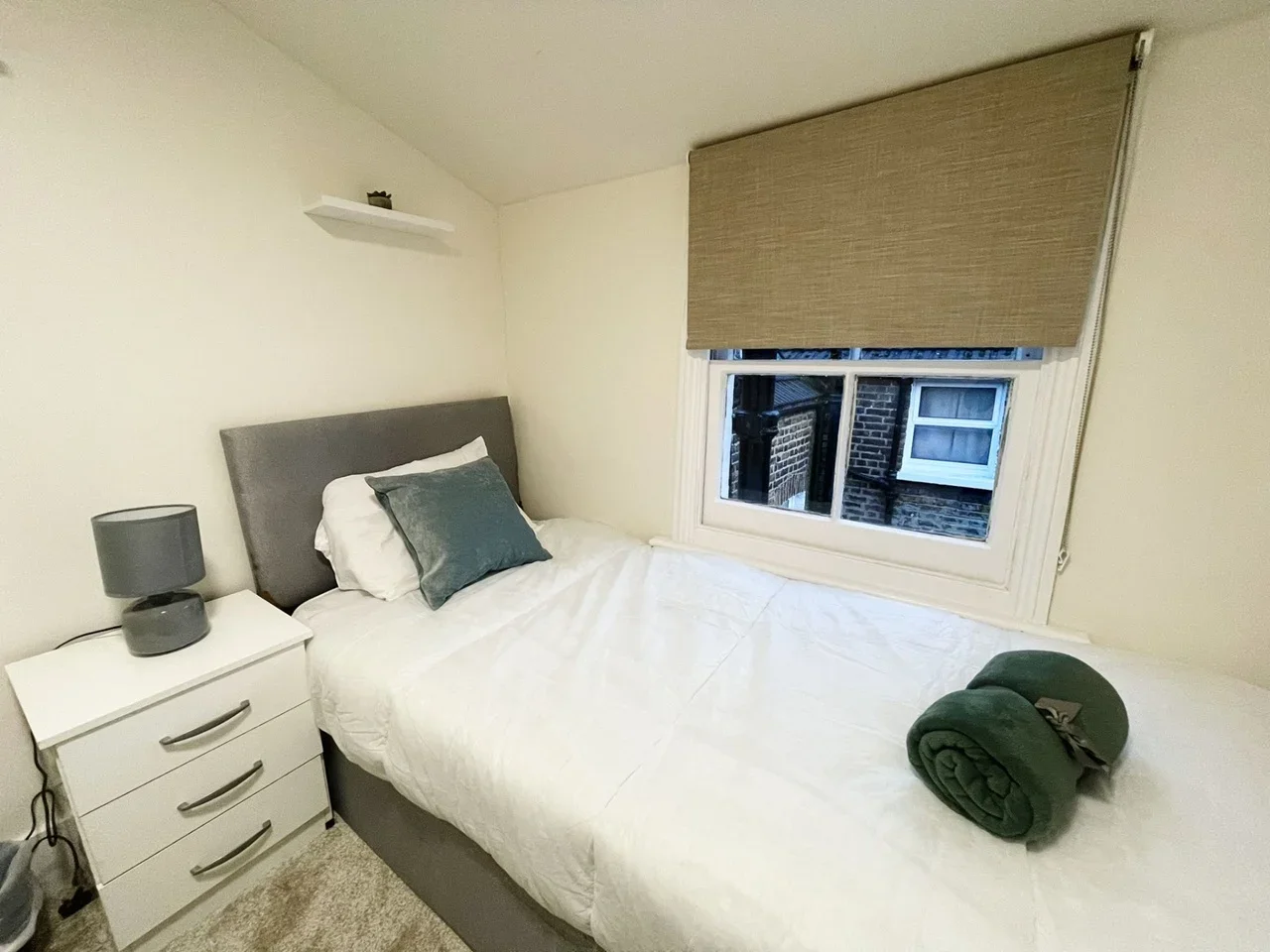 Room Agamemnon Road in Greater London