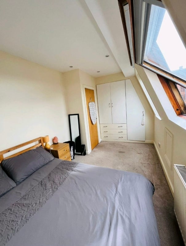 Room Furmage Street in Greater London
