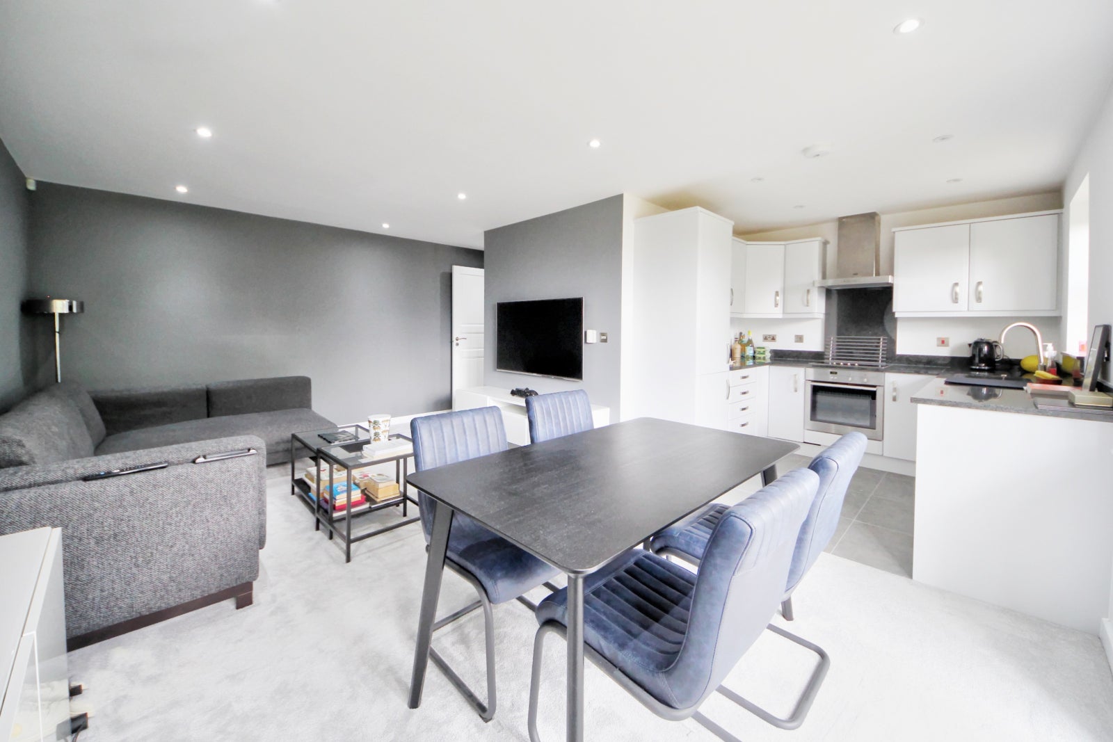 Flat Fairfax Court in Southampton