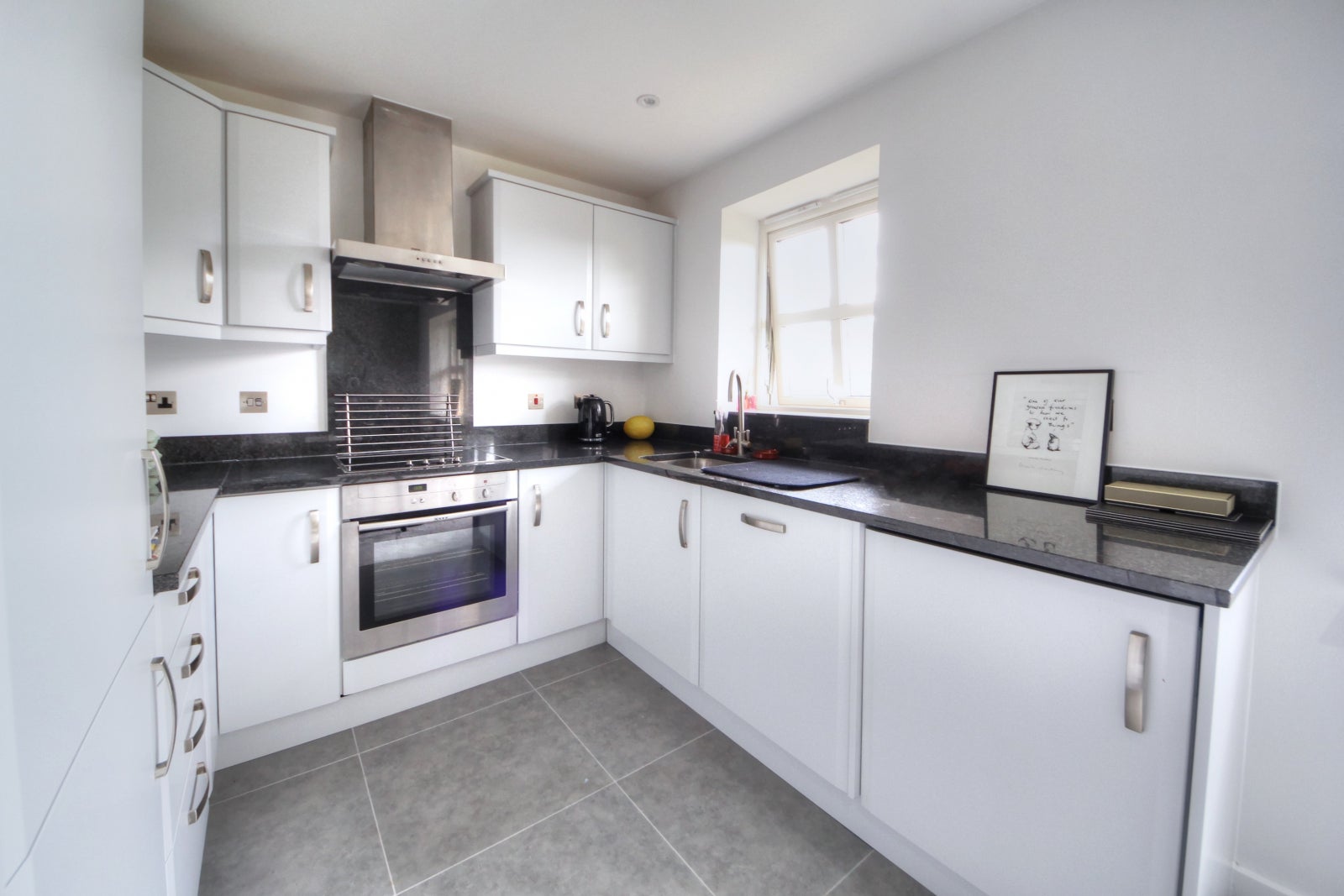 Flat Fairfax Court in Southampton