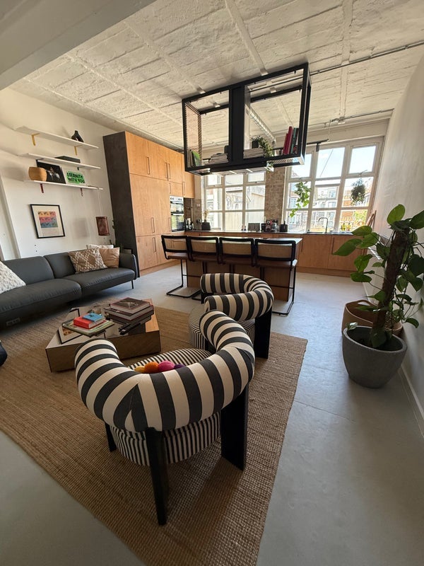 Room Tudor Grove in Greater London