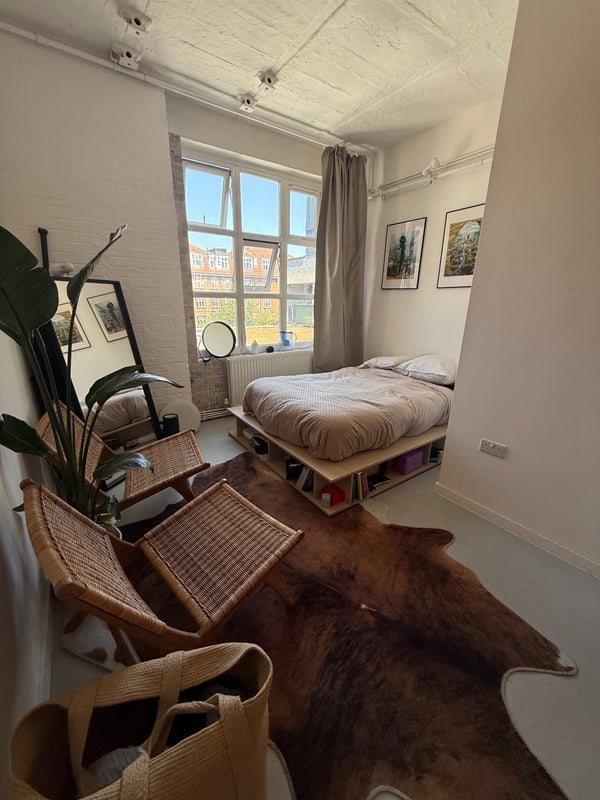 Room Tudor Grove in Greater London