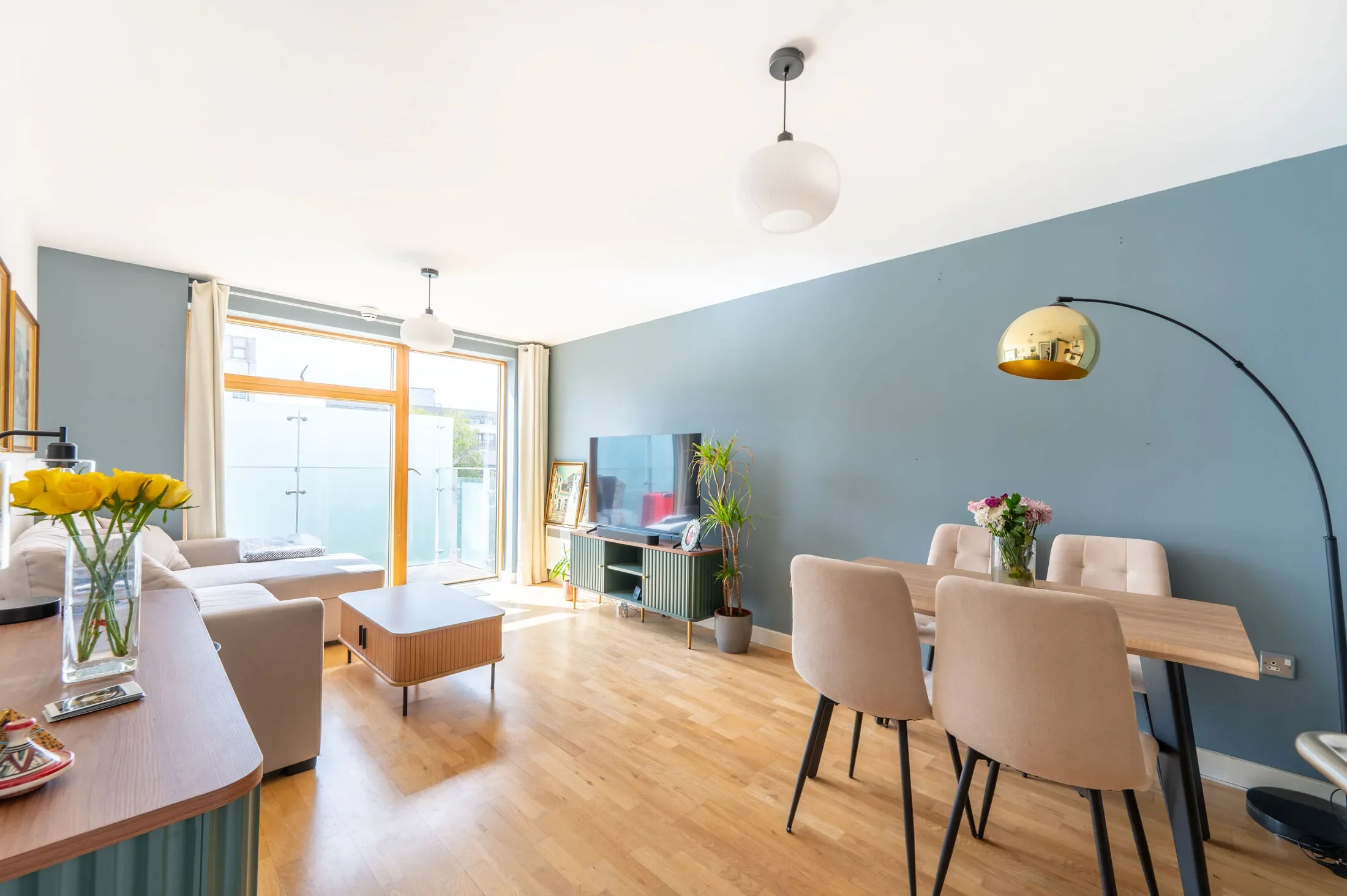 Flat Appleford Road in Greater London