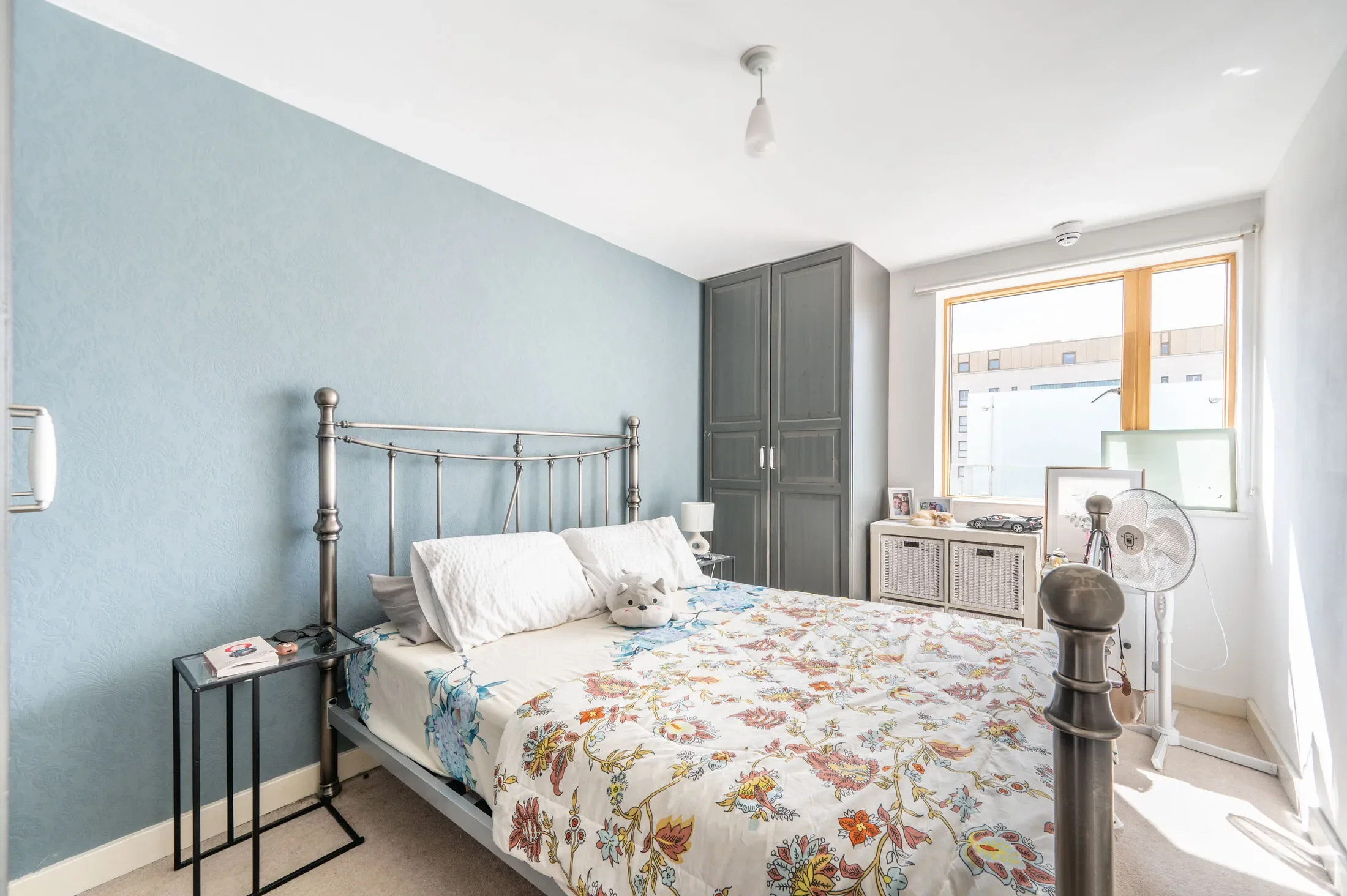 Flat Appleford Road in Greater London