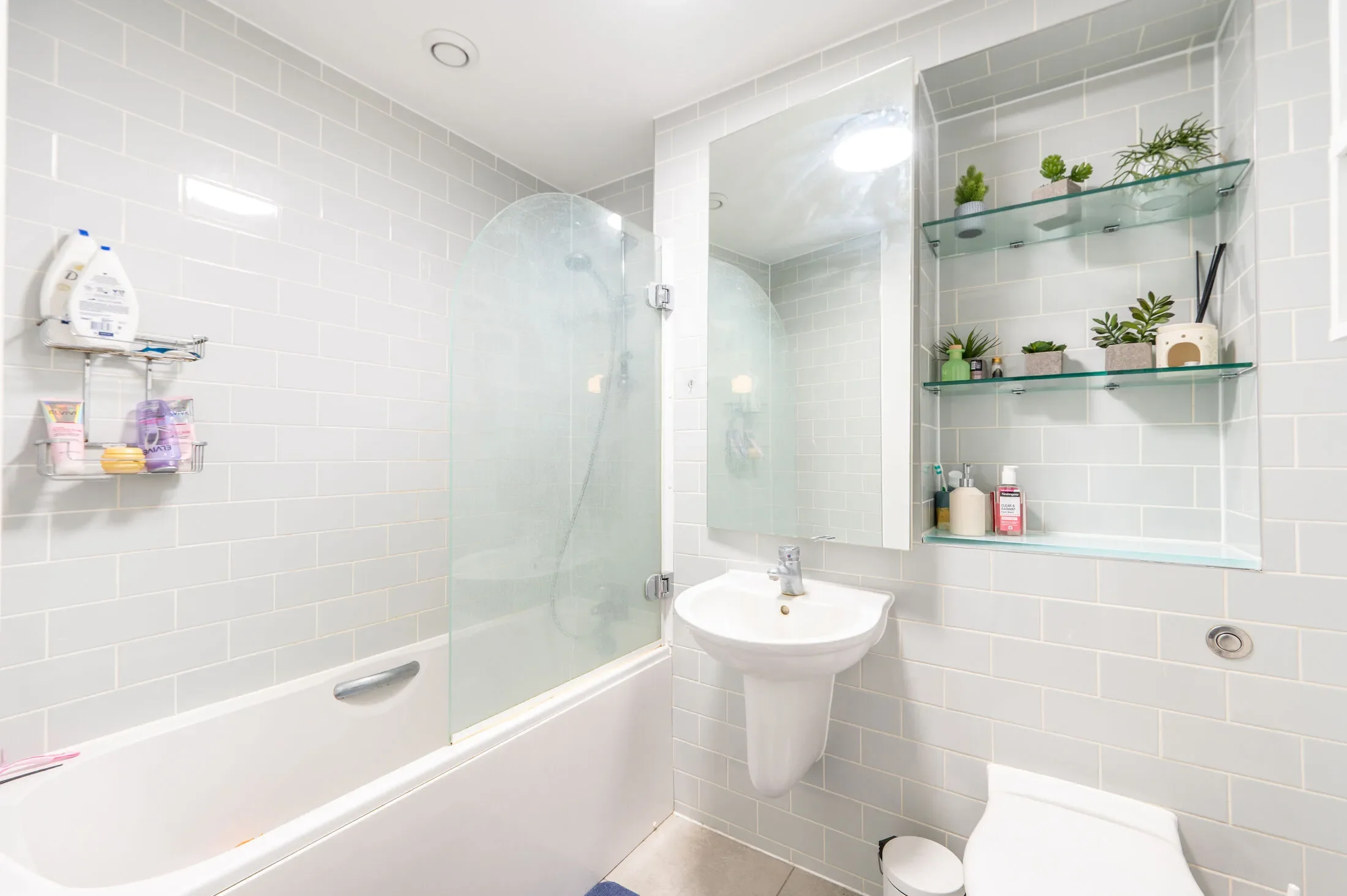 Flat Appleford Road in Greater London
