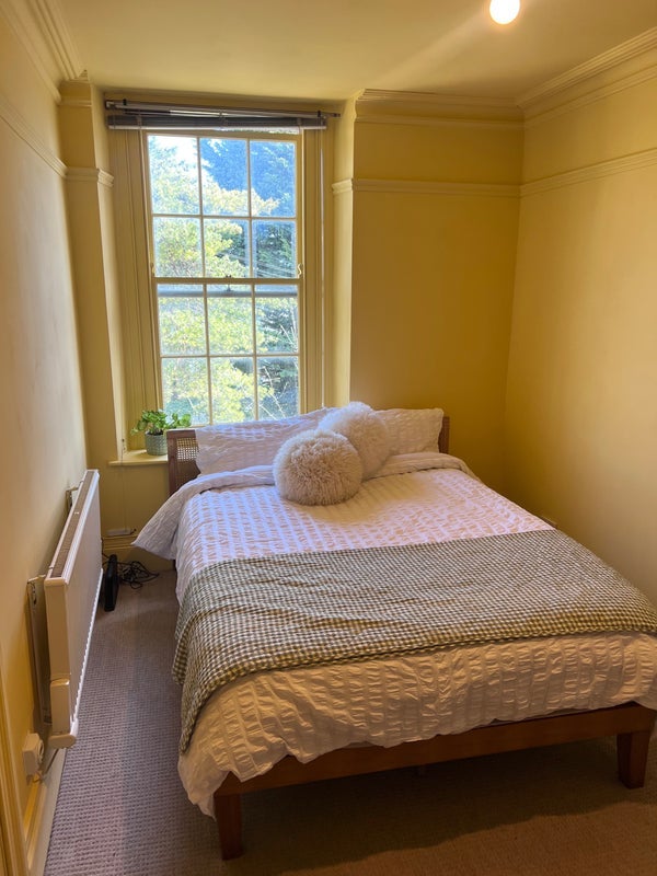 Room Ashley Hill in Bristol