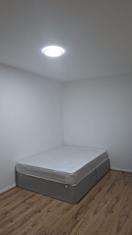Room Cartwright Street in Greater London