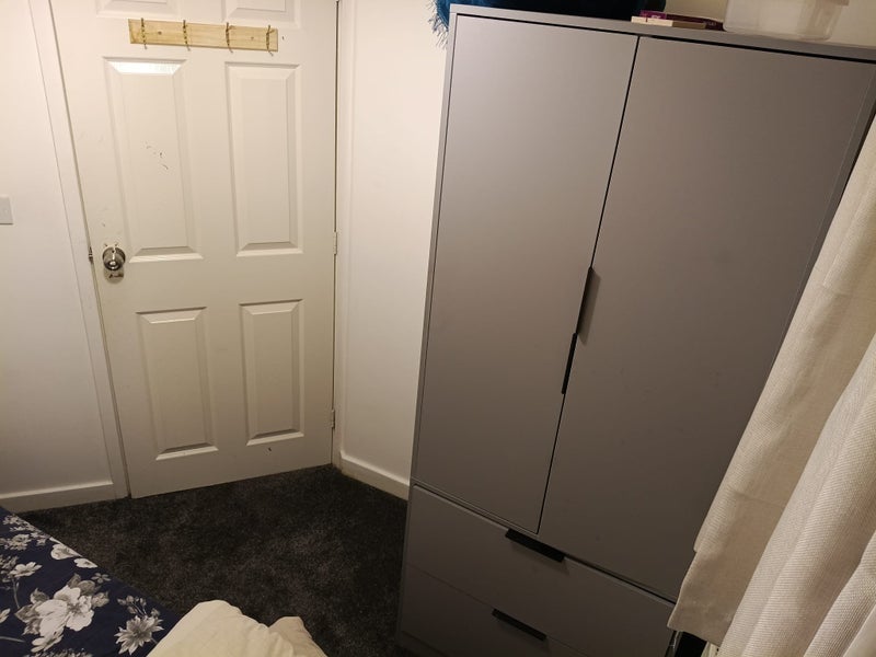 Room Caremine Avenue in Manchester